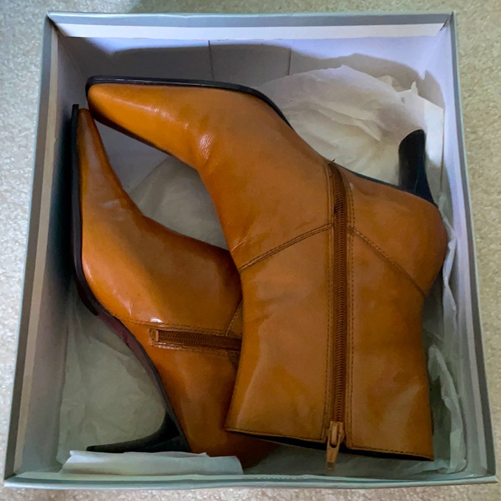 Nine West Longshot Camel Boots. Size 7.5.